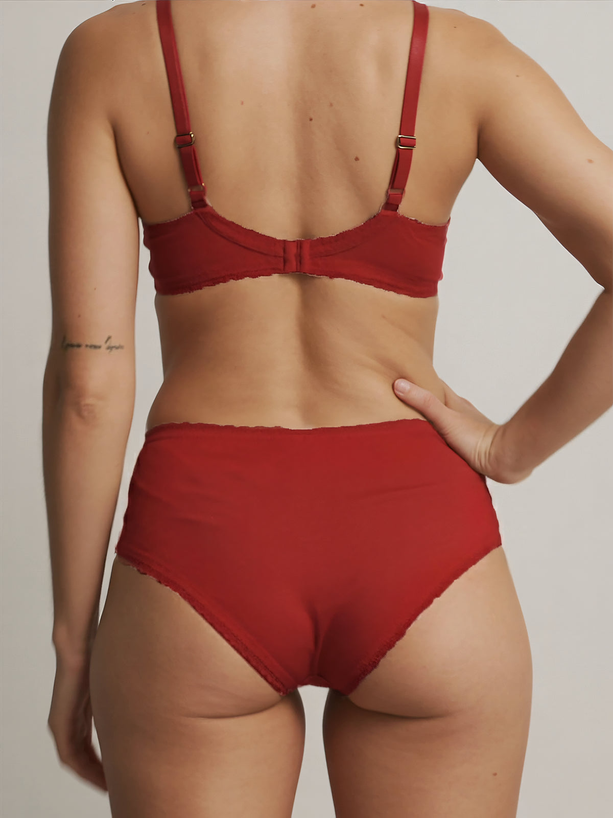 Everyday brief - Algodón orgánico | 100% a prueba de fugas, día y noche | Rojo | Bragas menstruales