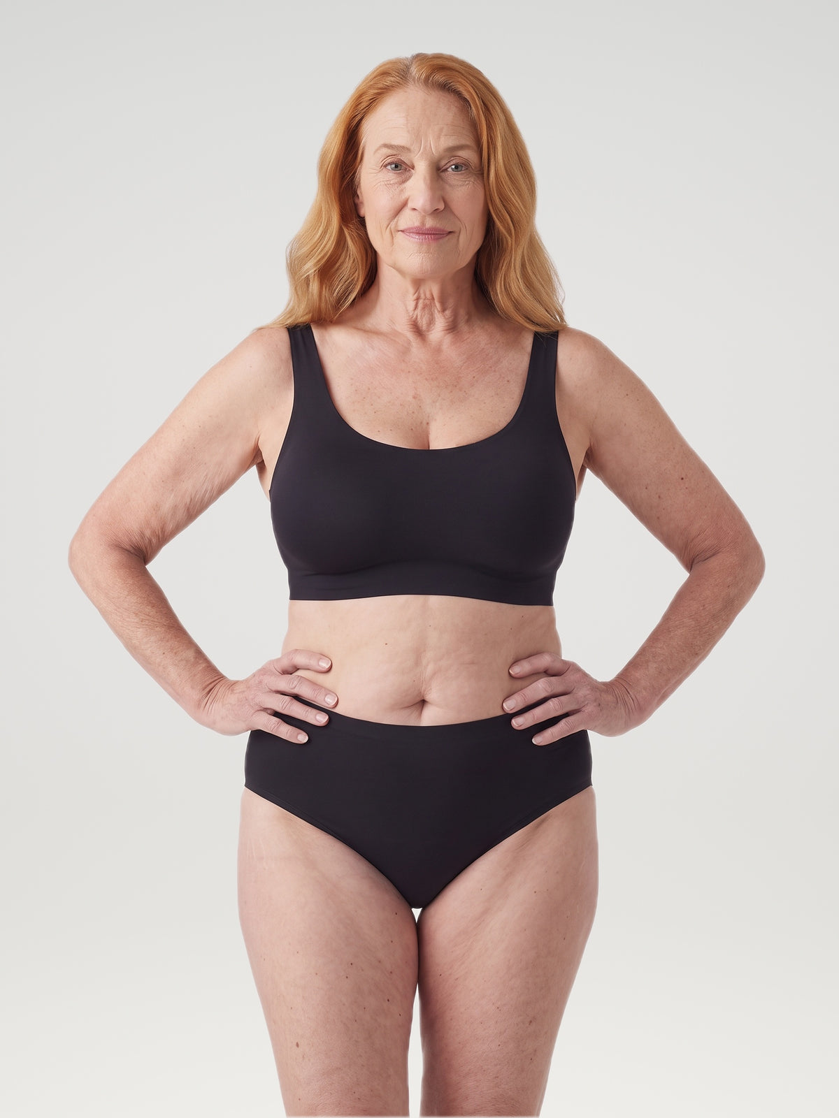 Comfort BH zwart, vooraanzicht aan model